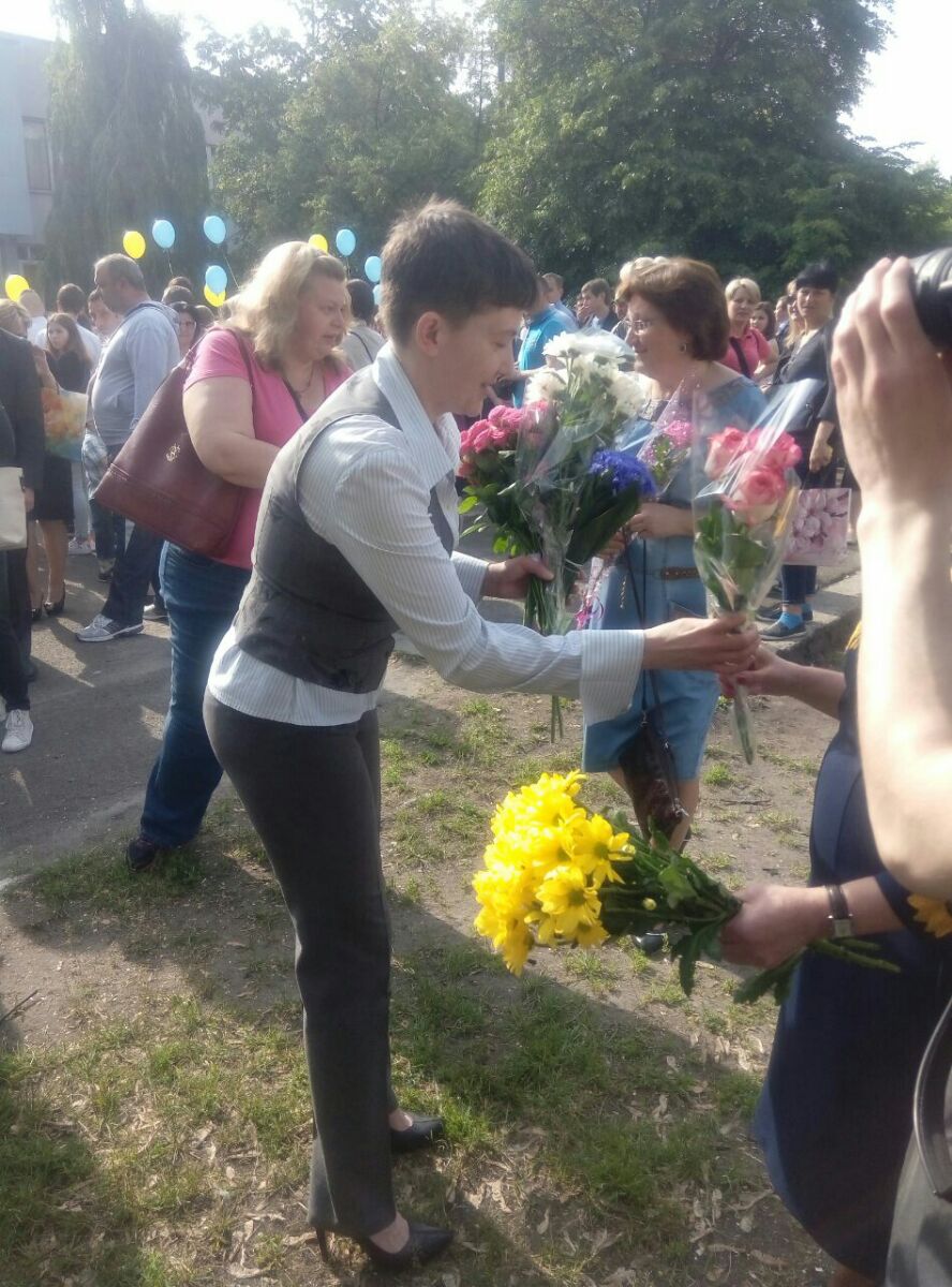 Савченко выступила на Последнем звонке